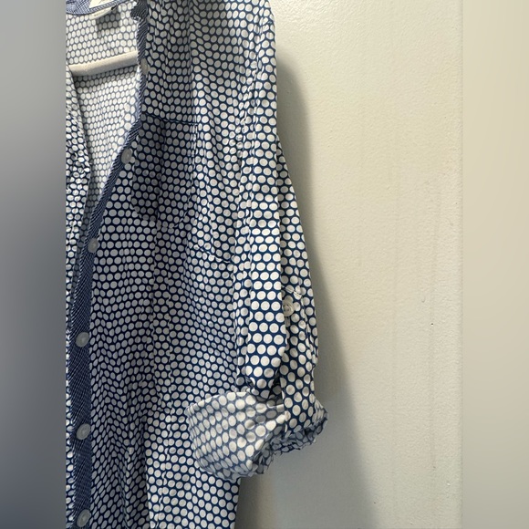 Van Heusen Medium 3/4 sleeve button down - Picture 6 of 7